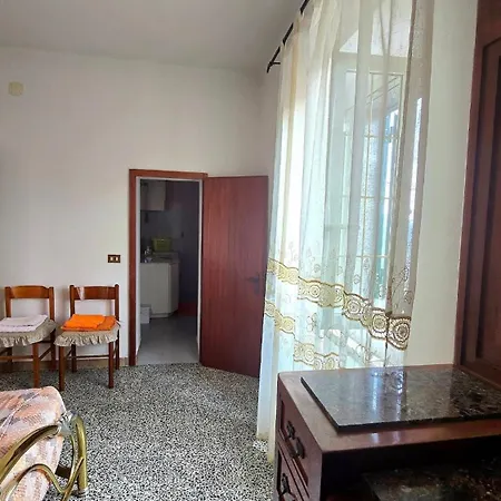 Apartment Guest House Pietracolora *